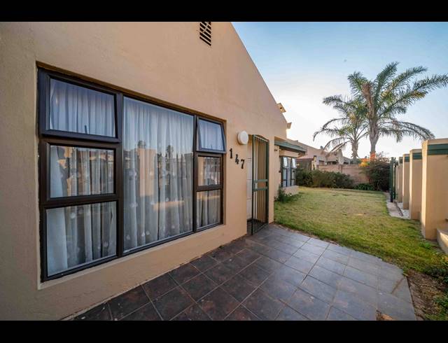 2 BEDROOM FREESTANDING FOR SALE IN HUNTINGDON